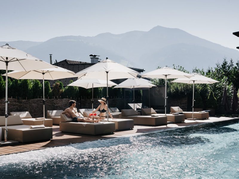 Outdoorpool-Wellness-Haidachhof-SPA-Indoorpool