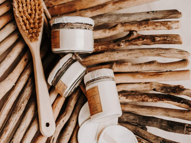 Kosmetikprodukte aus dem Wellnessbereich im Boutiquehotel Haidachhof Fügen